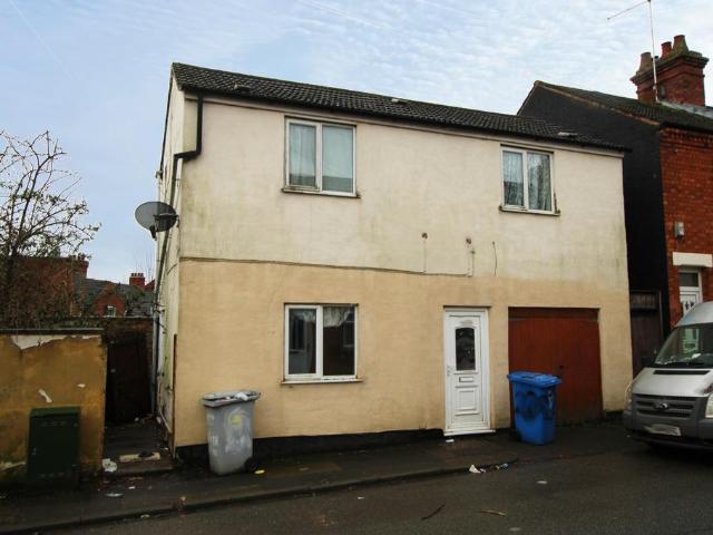 2 bedroom detached house for sale