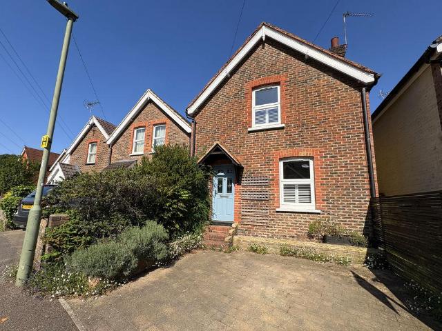 2 bedroom detached house for sale