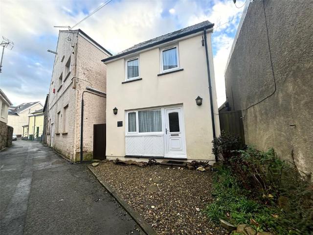 2 bedroom detached house for sale