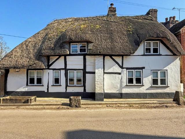 2 bedroom detached house for sale