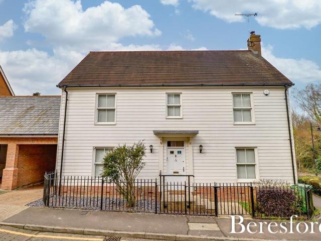 2 bedroom detached house for sale