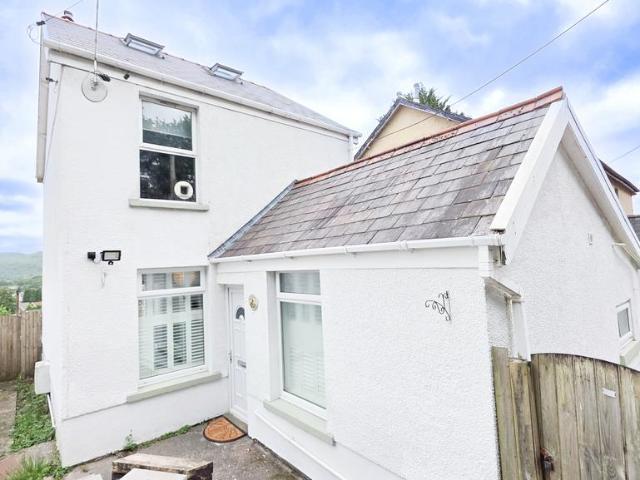 2 bedroom detached house for sale