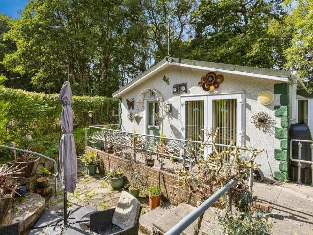 2 bedroom detached house for sale
