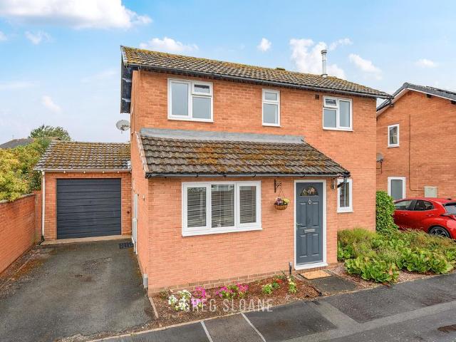 2 bedroom detached house for sale
