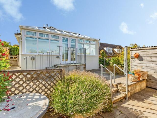 2 bedroom detached house for sale