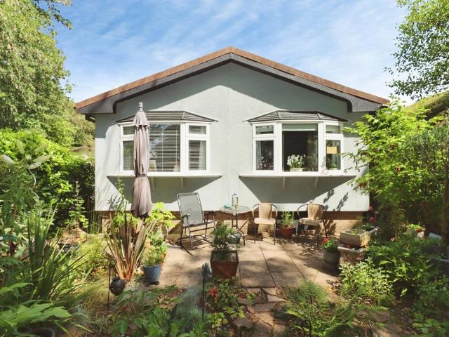 2 bedroom detached house for sale