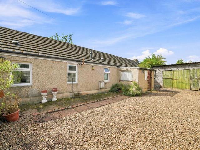 2 bedroom detached house for sale