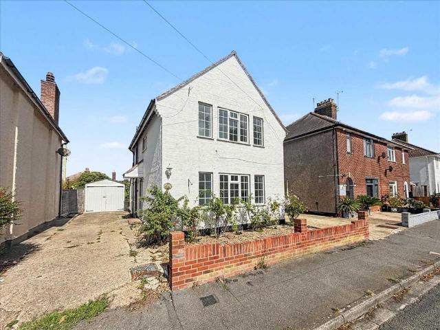 2 bedroom detached house for sale