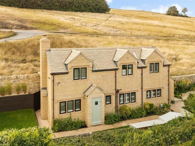 2 bedroom detached house for sale