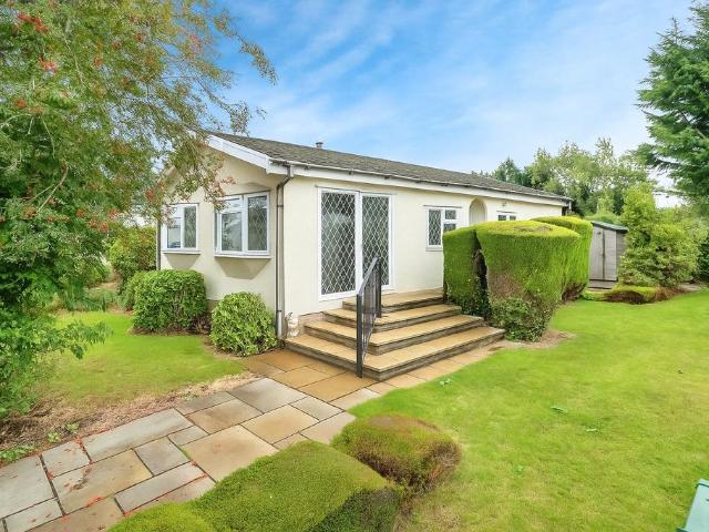 2 bedroom detached house for sale