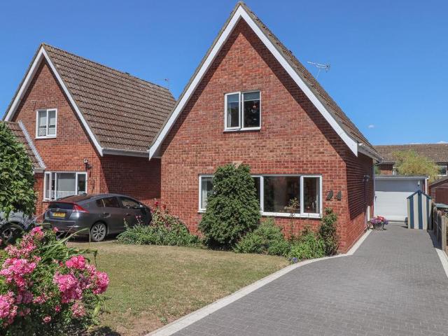 2 bedroom detached house for sale