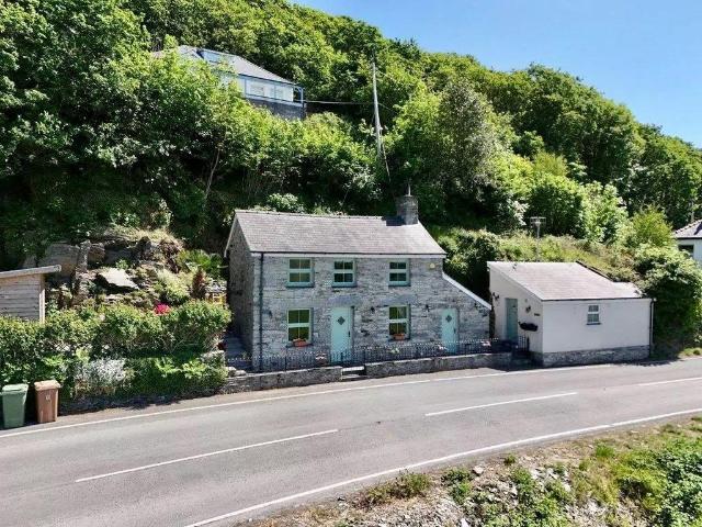 2 bedroom detached house for sale