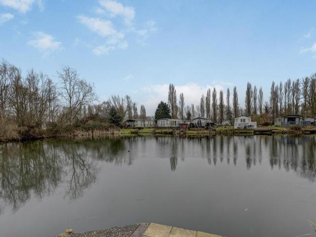 2 bedroom detached house for sale