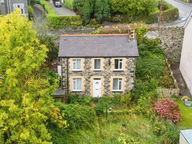 2 bedroom detached house for sale