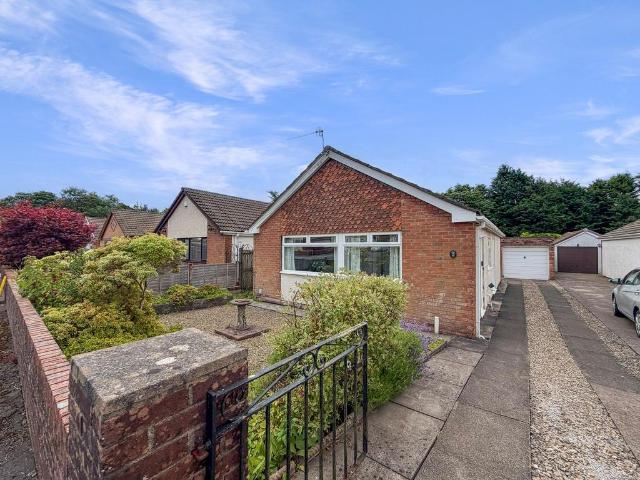 2 bedroom detached house for sale