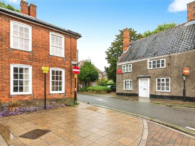 2 bedroom detached house for sale