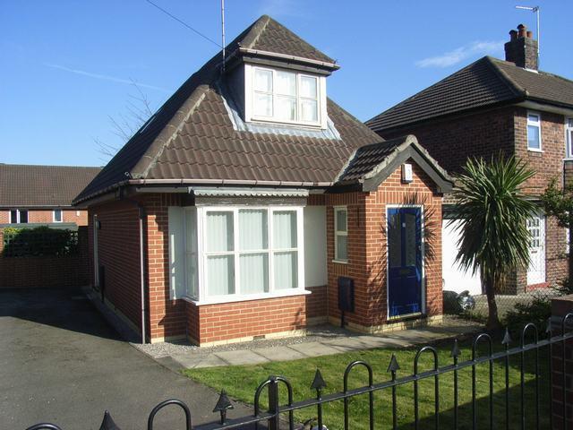 2 bedroom detached house for sale