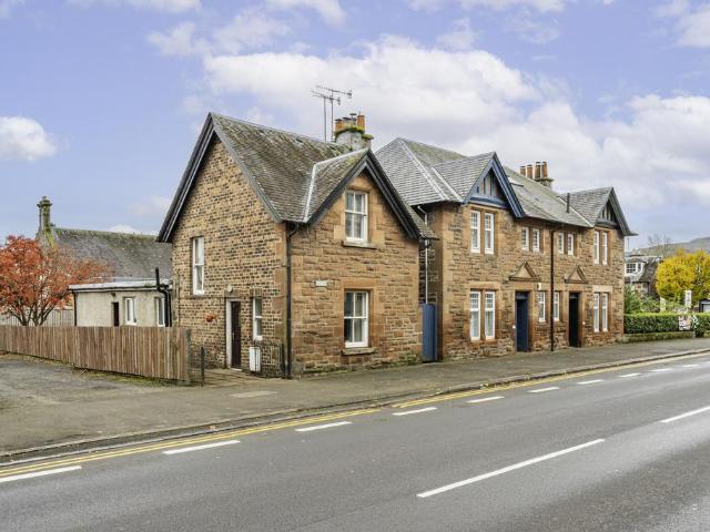 2 bedroom detached house for sale