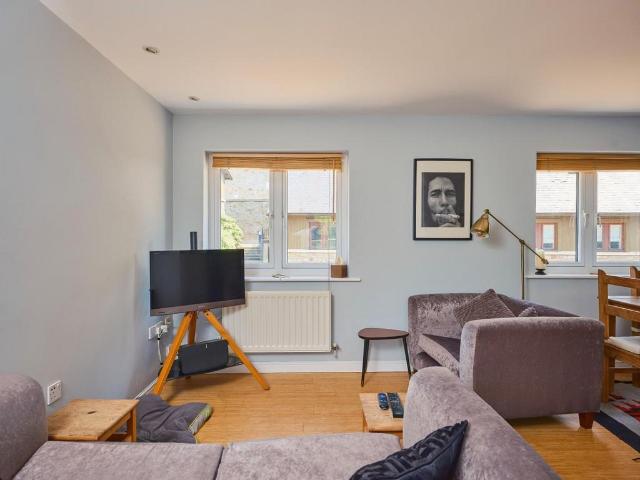 2 bedroom detached house for sale