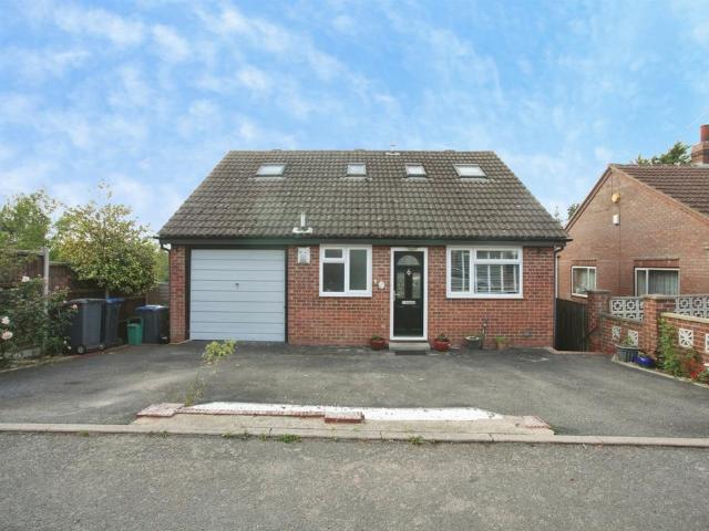 2 bedroom detached house for sale