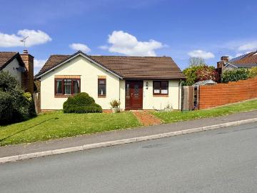 2 bedroom detached house for sale