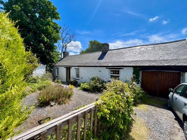2 bedroom detached house for sale