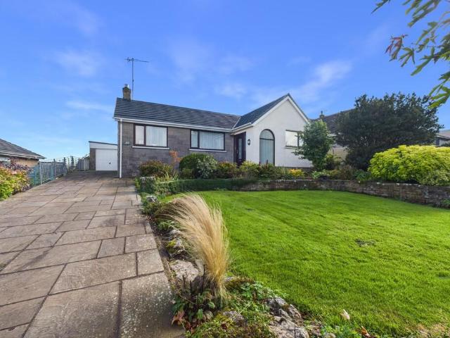 2 bedroom detached house for sale