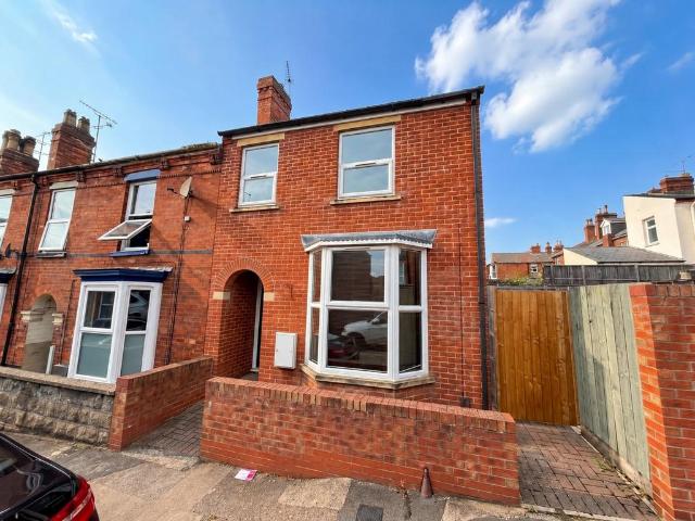 2 bedroom detached house for sale
