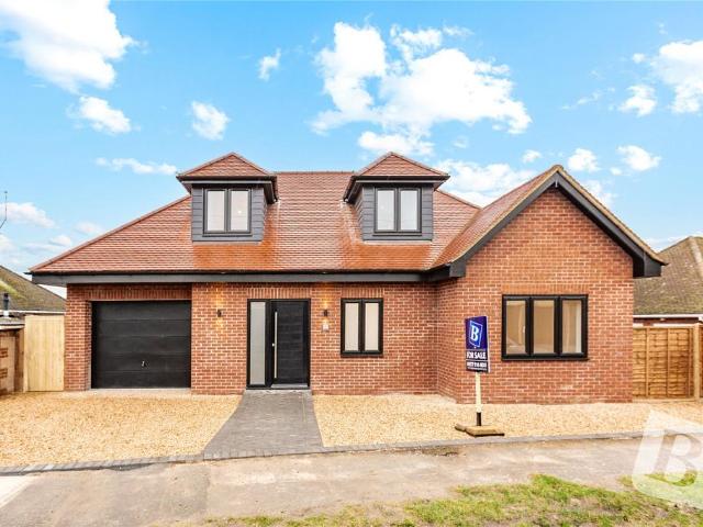 2 bedroom detached house for sale
