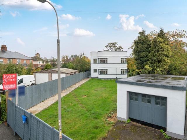 2 bedroom detached house for sale