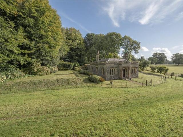 2 bedroom detached house for sale