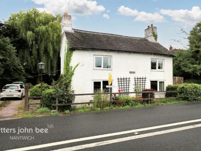 2 bedroom detached house for sale