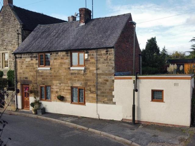 2 bedroom detached house for sale
