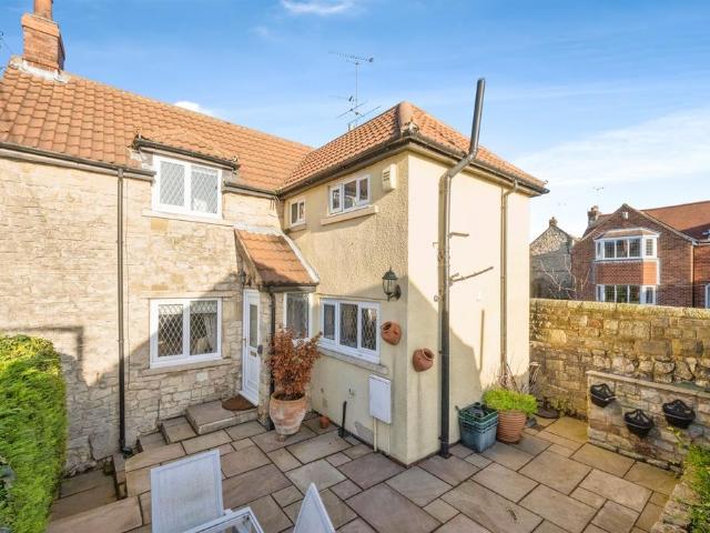 2 bedroom detached house for sale