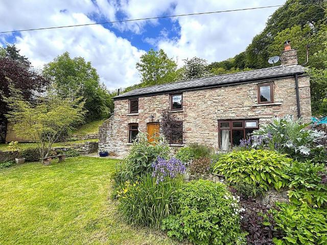 2 bedroom detached house for sale