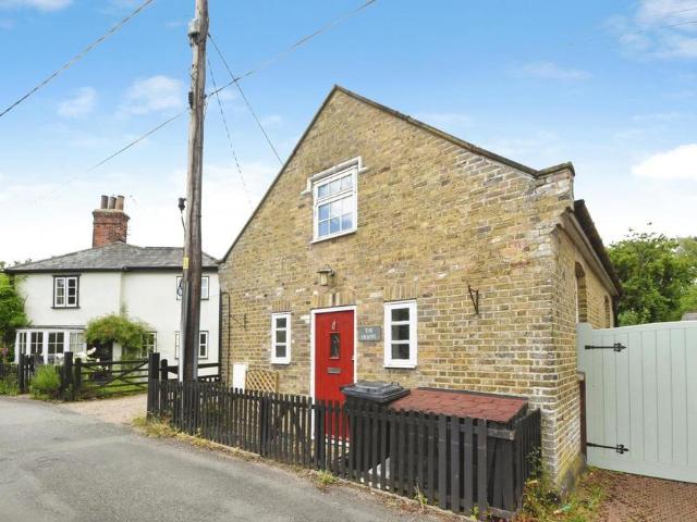 2 bedroom detached house for sale