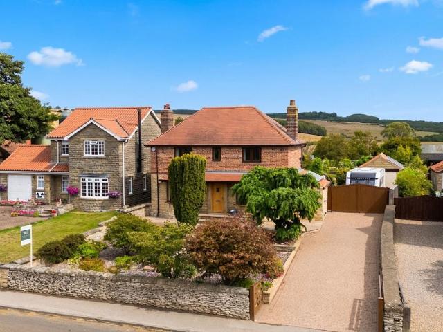 2 bedroom detached house for sale
