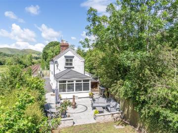 2 bedroom detached house for sale