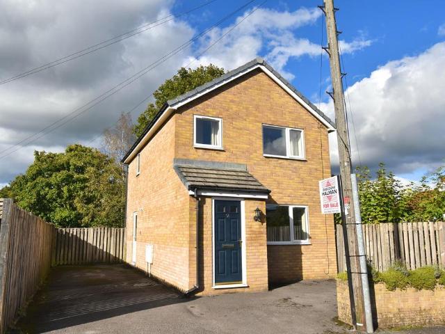 2 bedroom detached house for sale