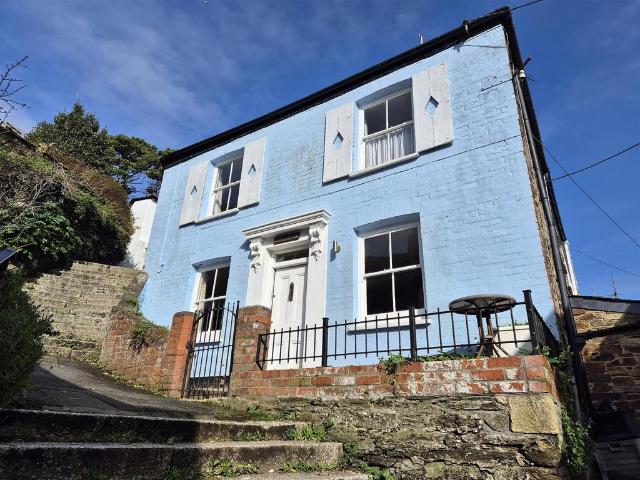 2 bedroom detached house for sale