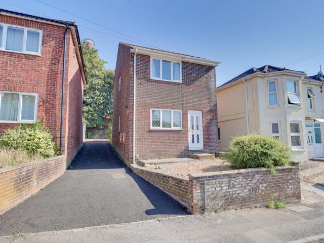 2 bedroom detached house for sale