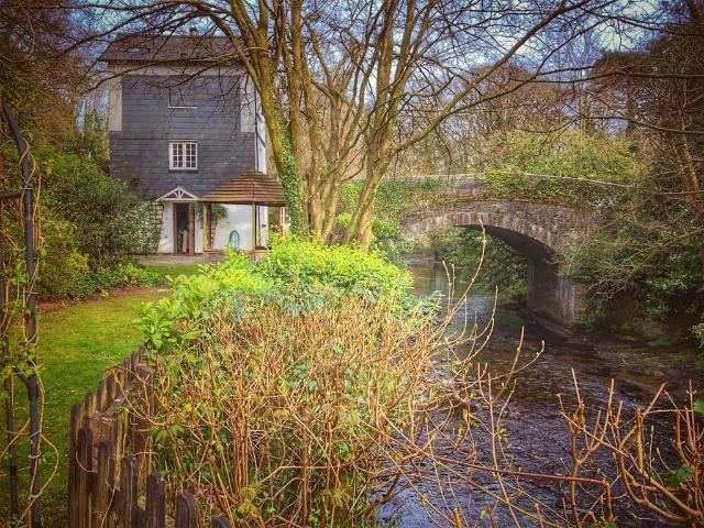 2 bedroom detached house for sale