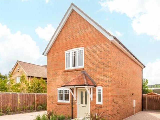 2 Bedroom Detached House For Sale In Aylesbury, Buckinghamshire