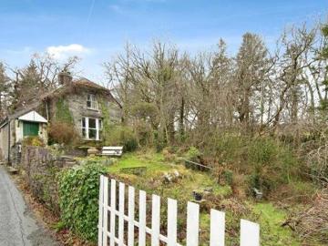 Northern Ireland - Garden, Equipped kitchen