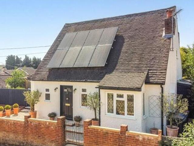 2 Bedroom Detached House For Sale In Farnham