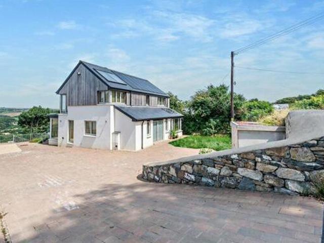 2 Bedroom Detached House For Sale In Newport, Pembrokeshire