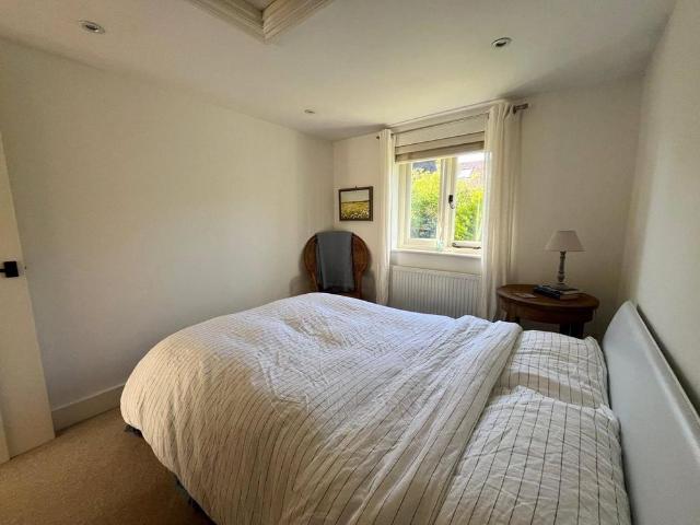2 bedroom detached house to rent