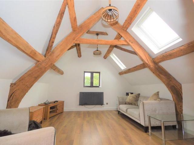 2 bedroom detached house to rent