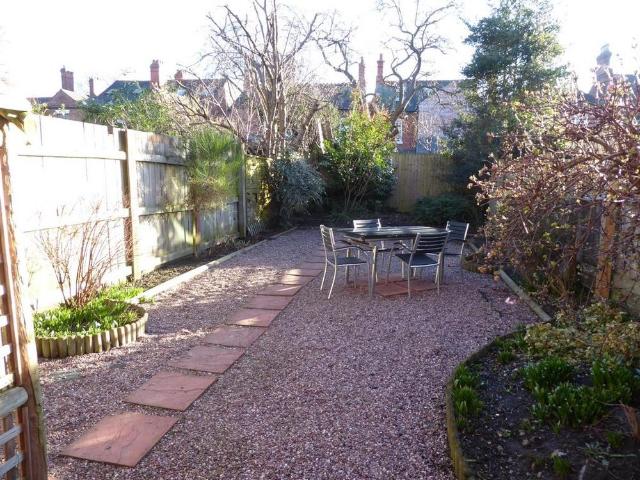 2 bedroom detached house to rent