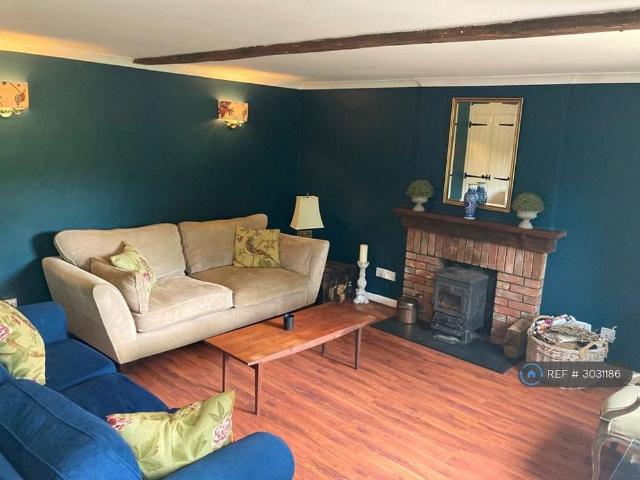2 bedroom detached house to rent